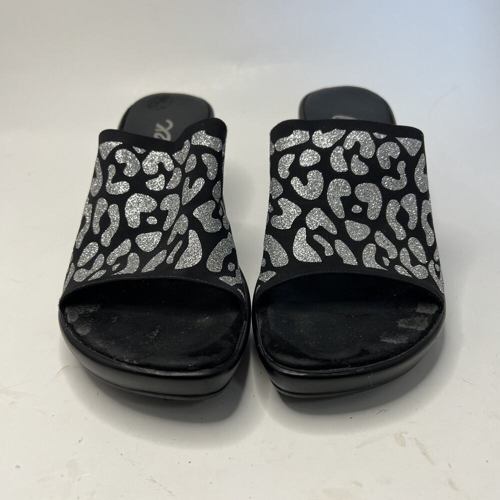 Onex Women's Wedge Sandals Black Sparkly Silver Animal Print Wedge Size 7 (37) - Picture 3 of 13